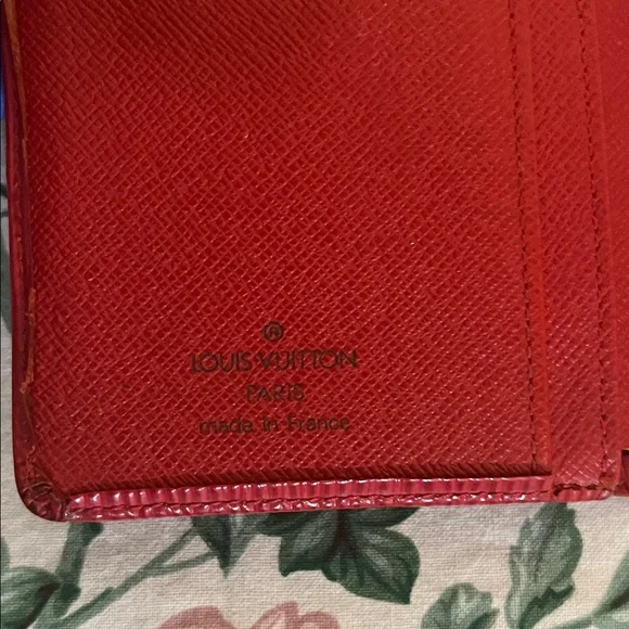 Louis Vuitton Red Textured Accessory - Picture 2 of 7